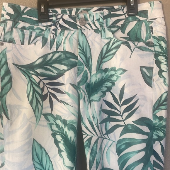Tommy Bahama women’s leaf print ankle Pant (sample) 28 x28 - Picture 3 of 8